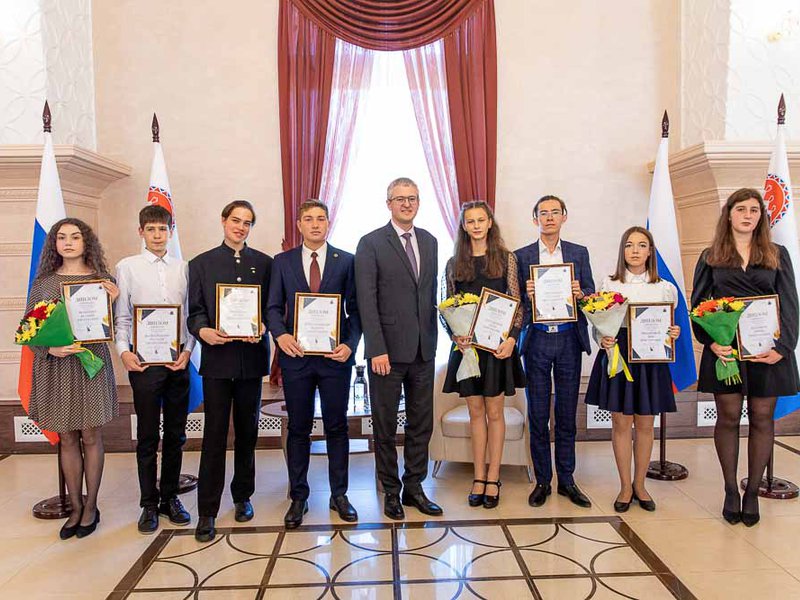 Лауреаты стипендии губернатора Камчатского края